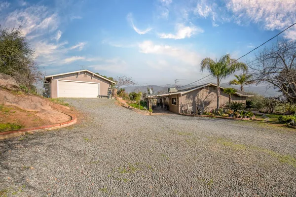$470,000 | 37129 Pebble Lane, Squaw Valley, CA 93675
