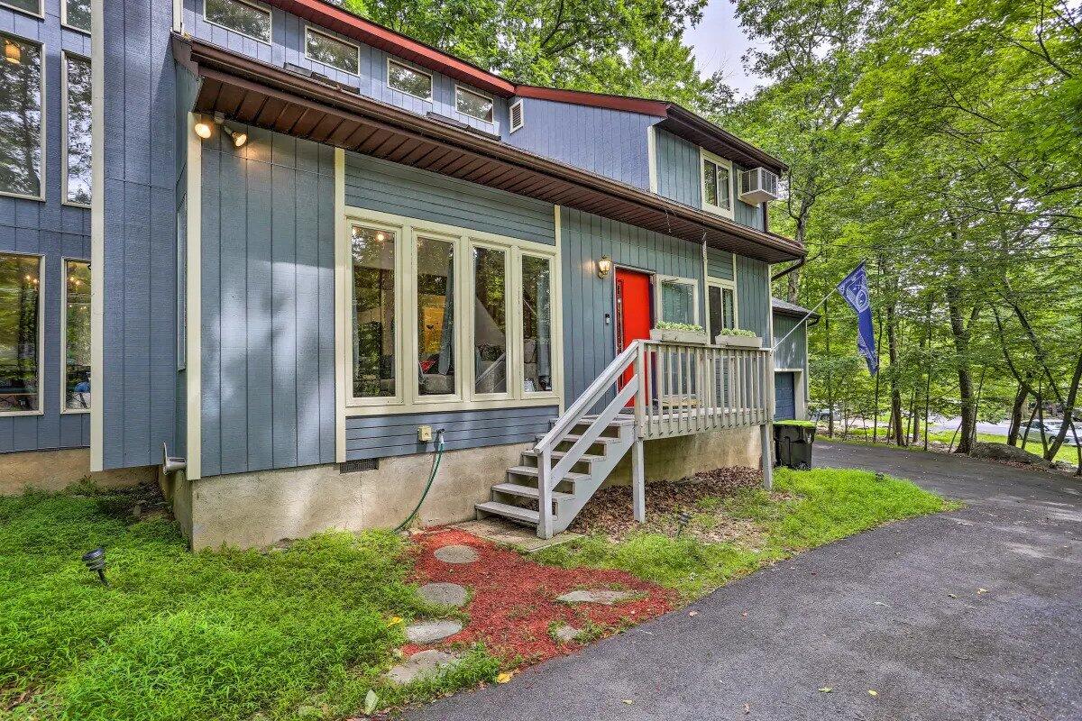 348 Fernwood Drive East Stroudsburg, PA 18301 - Photo 3 of 35 IMG_0738