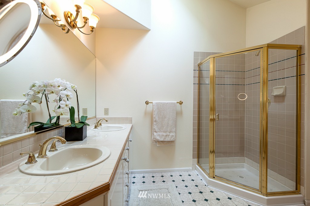 23530 53rd Avenue Southeast Bothell, WA 98021 - Photo 9 of 25