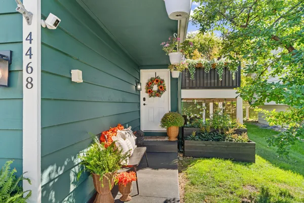 $289,900 | 4468 Cinnamon Ridge Trail, Eagan, MN 55122