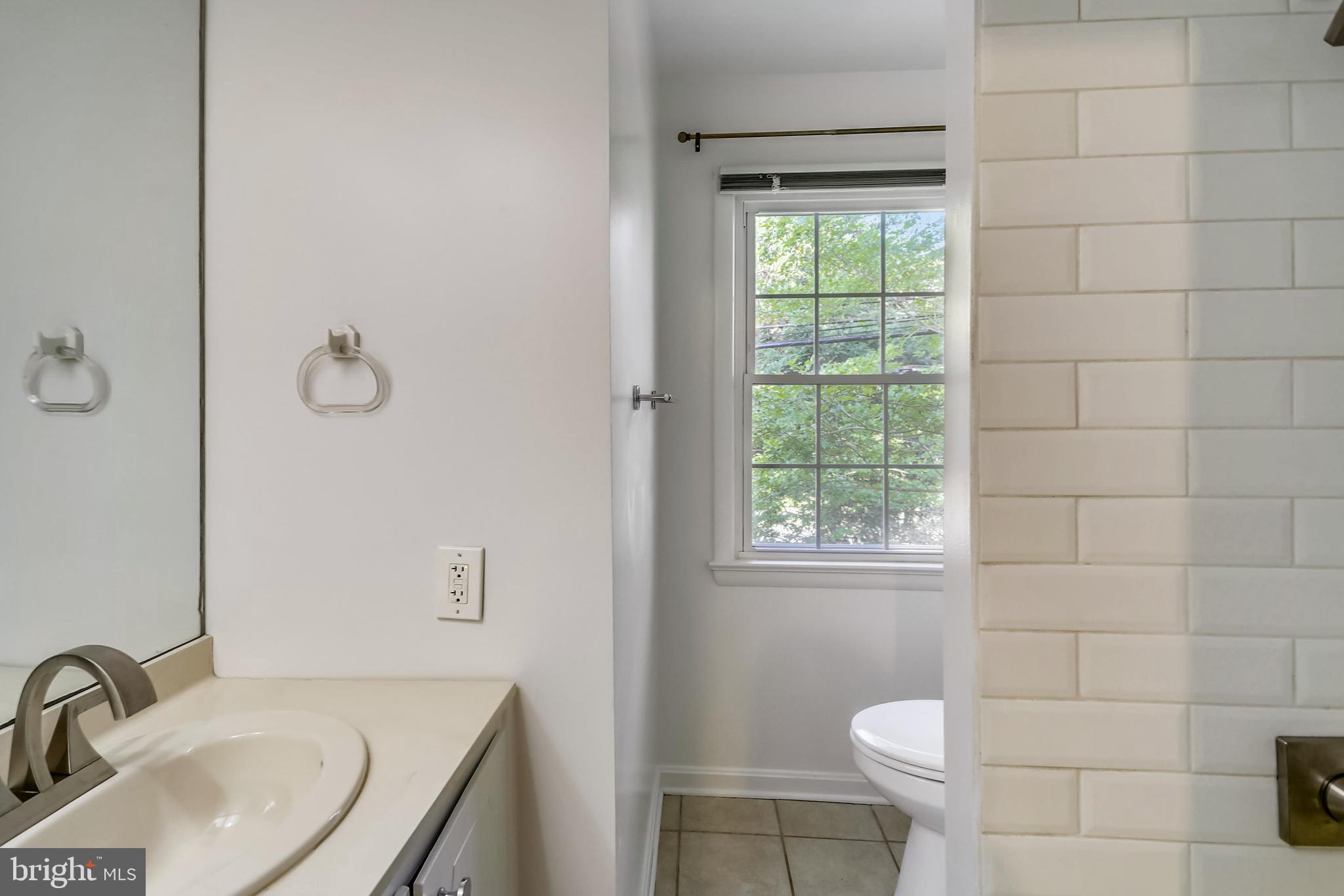 11909 Seven Locks Road Potomac, MD 20854 - Photo 28 of 43 Hall bath
