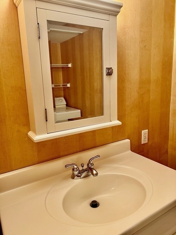 402 Paradise Road, Unit 1C Swampscott, MA 01907 - Photo 26 of 27
