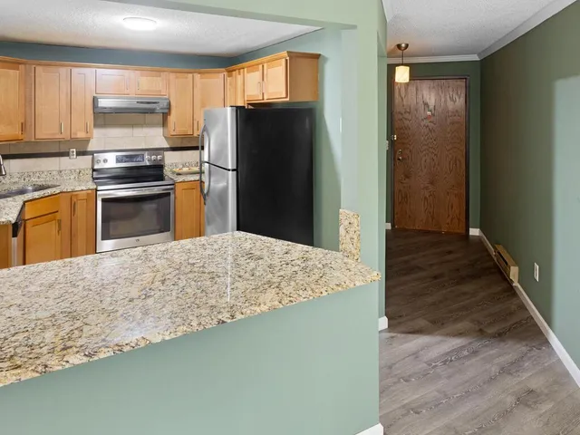 $150,000 | 1580 Wheelock Lane, Unit 104, St. Paul, MN 55117