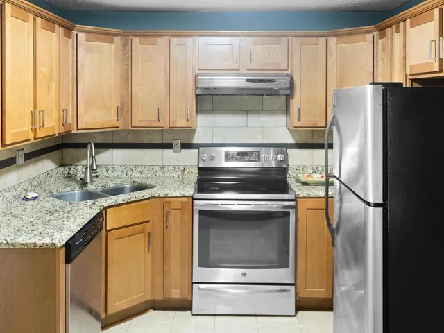 $150,000 | 1580 Wheelock Lane, Unit 104, St. Paul, MN 55117