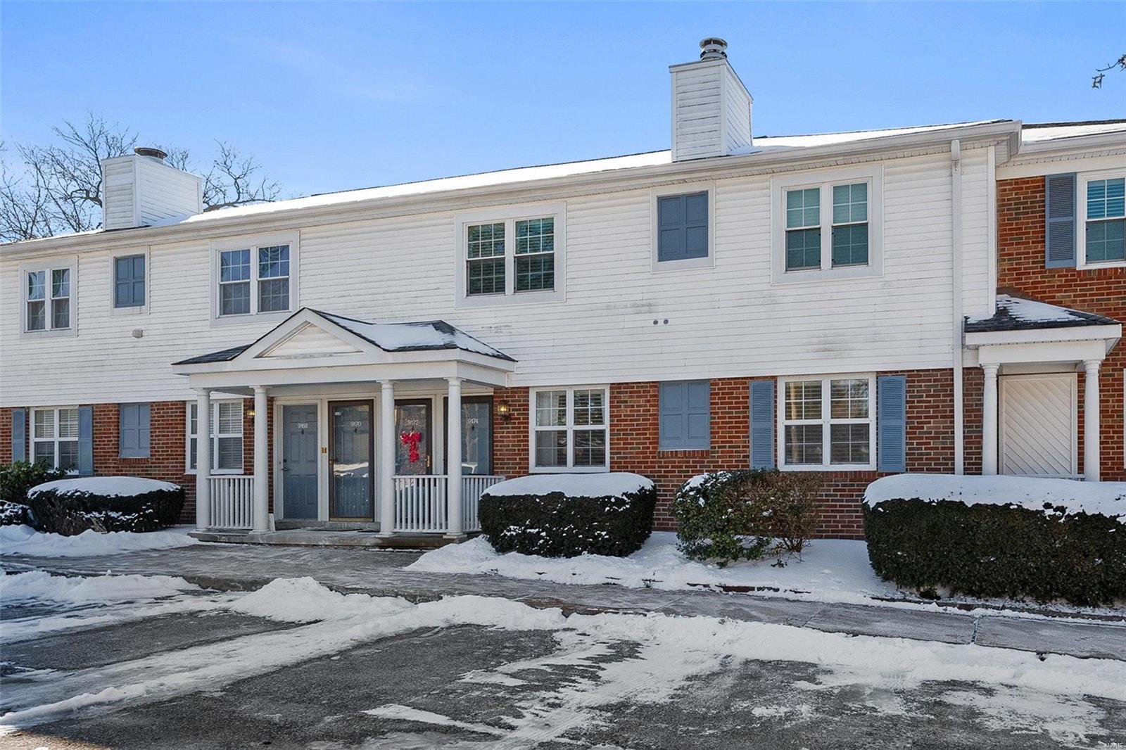 9174 Eager Road St. Louis, MO 63144 - Photo 1 of 32 Gallery Image 1