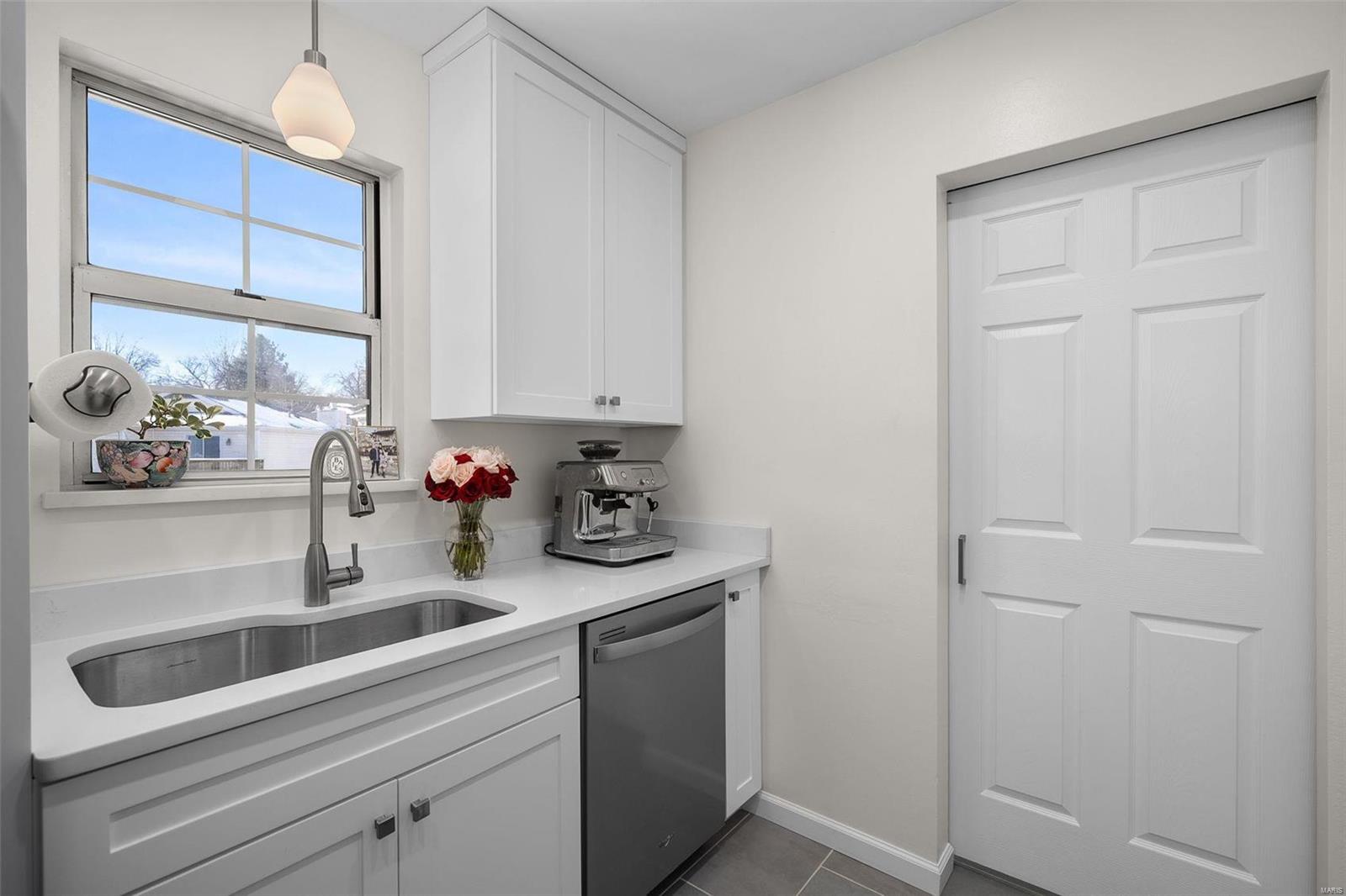 9174 Eager Road St. Louis, MO 63144 - Photo 14 of 32 Gallery Image 14