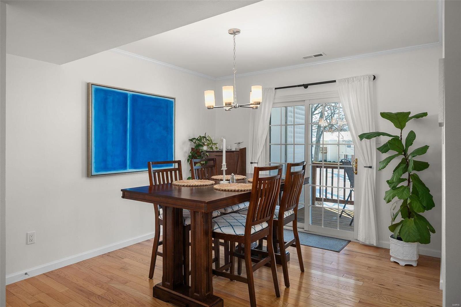 9174 Eager Road St. Louis, MO 63144 - Photo 7 of 32 Gallery Image 7