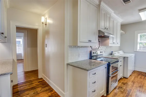 $3,000 | 4011 West 7th Street, Fort Worth, TX 76107