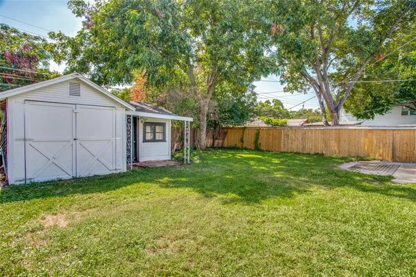 $3,000 | 4011 West 7th Street, Fort Worth, TX 76107