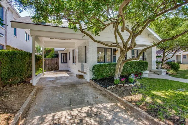 $3,000 | 4011 West 7th Street, Fort Worth, TX 76107