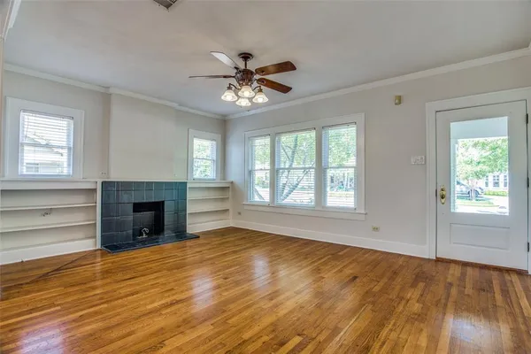 $3,000 | 4011 West 7th Street, Fort Worth, TX 76107