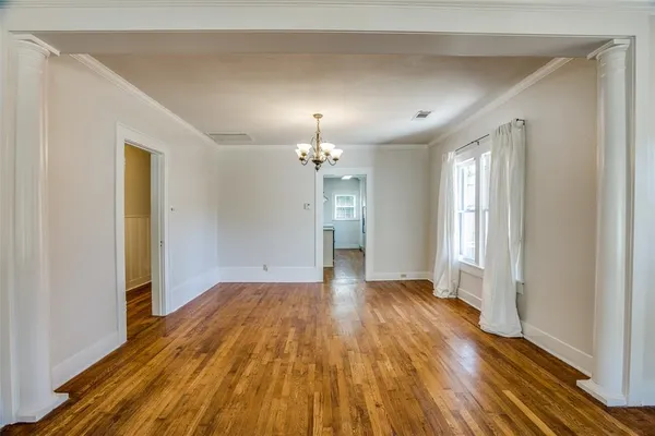 $3,000 | 4011 West 7th Street, Fort Worth, TX 76107