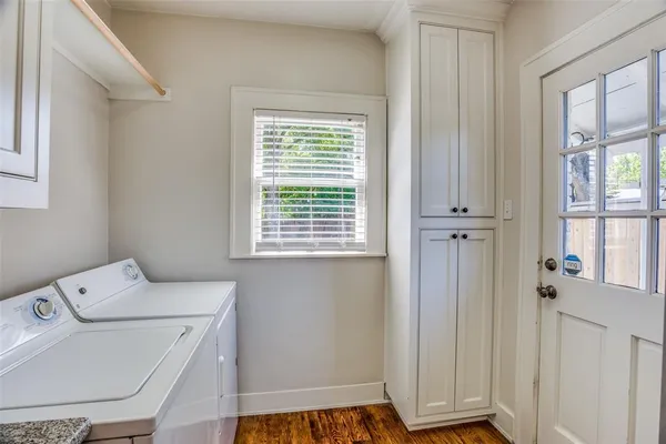 $3,000 | 4011 West 7th Street, Fort Worth, TX 76107