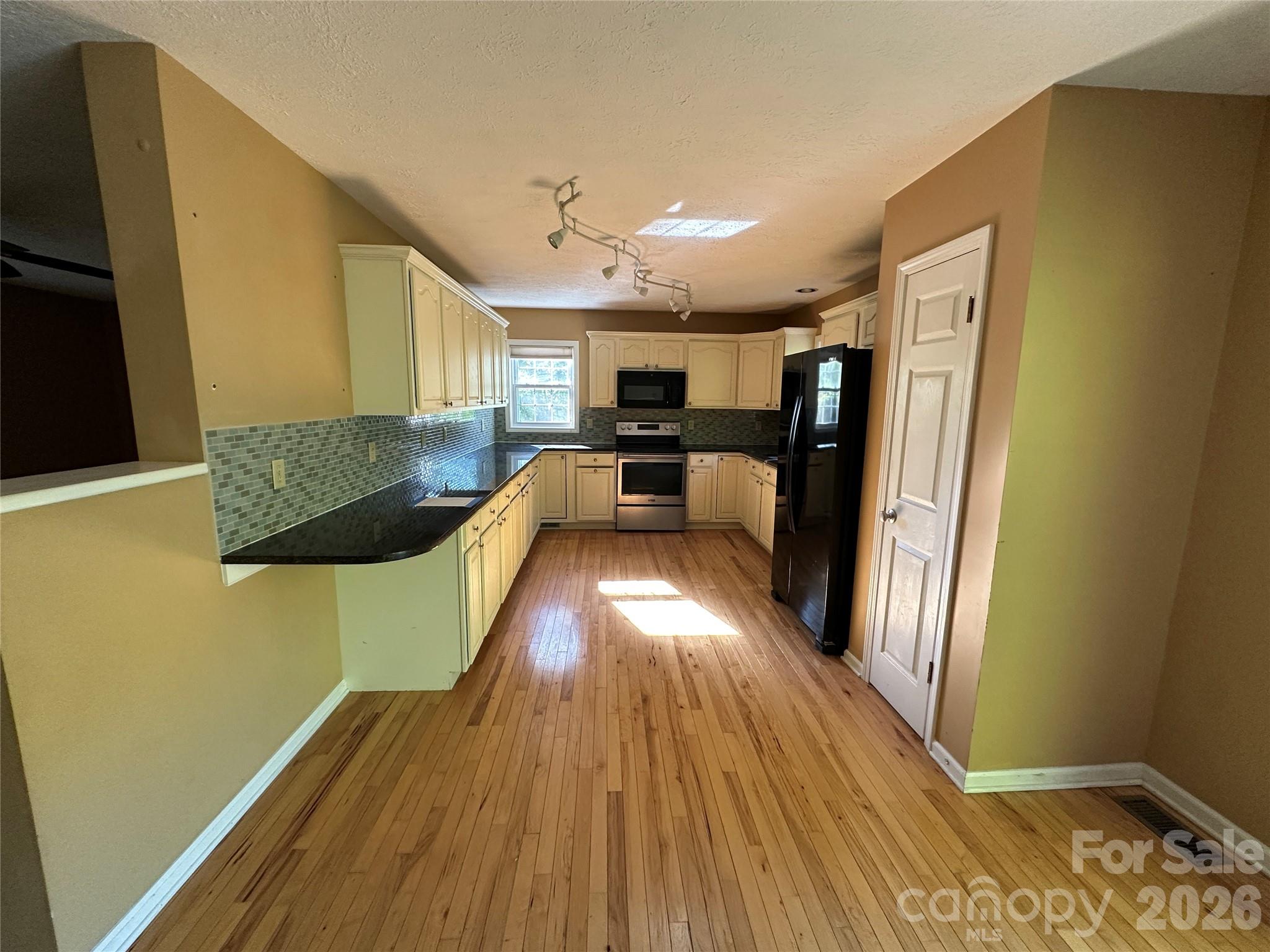 126 Ridgeline Road Clyde, NC 28721 - Photo 9 of 22