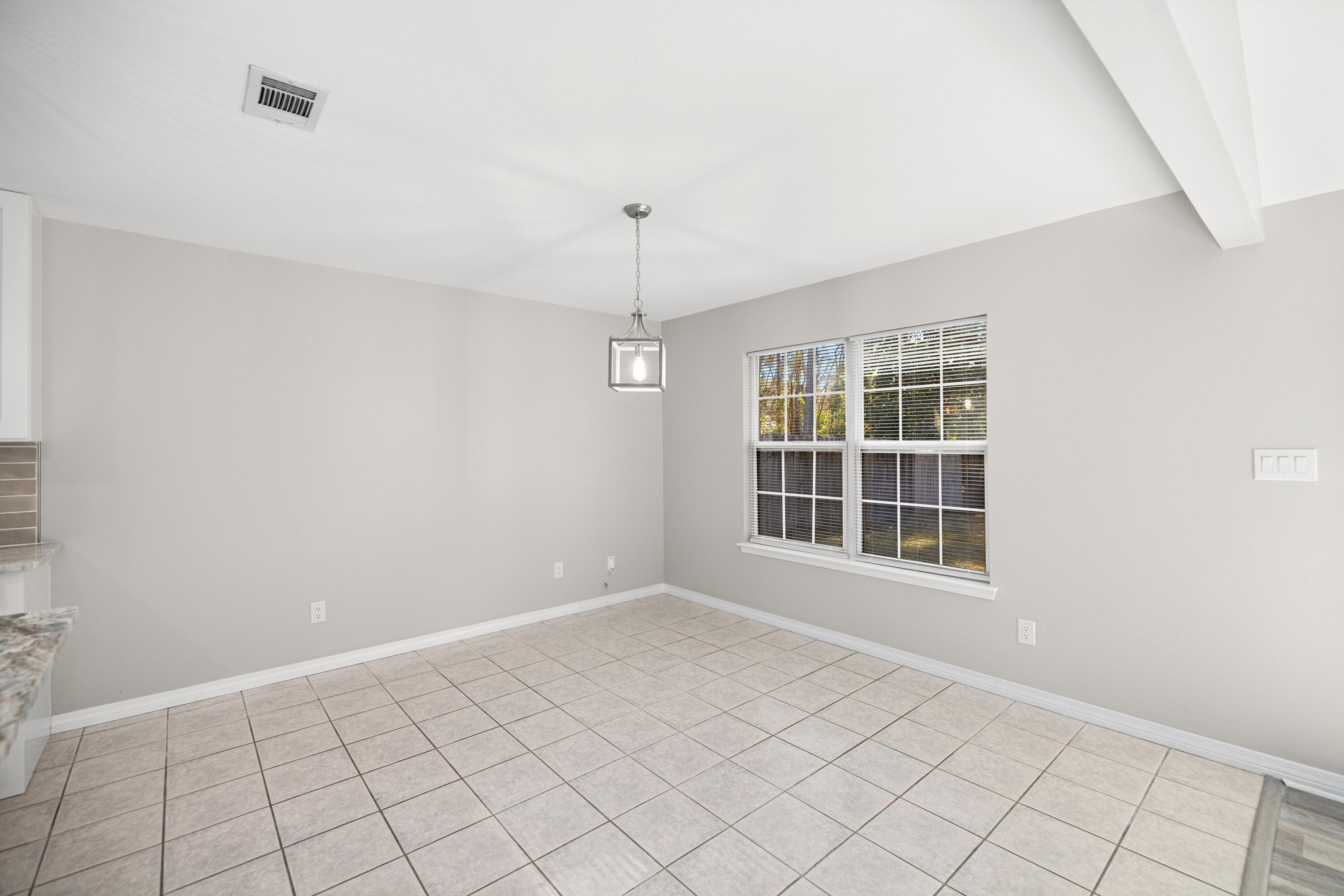 140 Harding Road Niceville, FL 32578 - Photo 13 of 56 140HardingRd-Niceville-FL-034