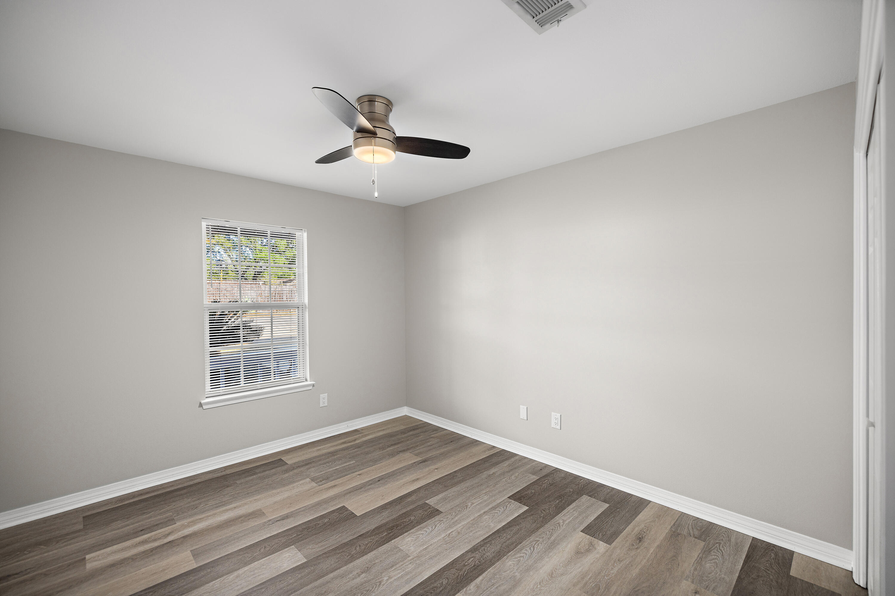 140 Harding Road Niceville, FL 32578 - Photo 30 of 56 140HardingRd-Niceville-FL-058