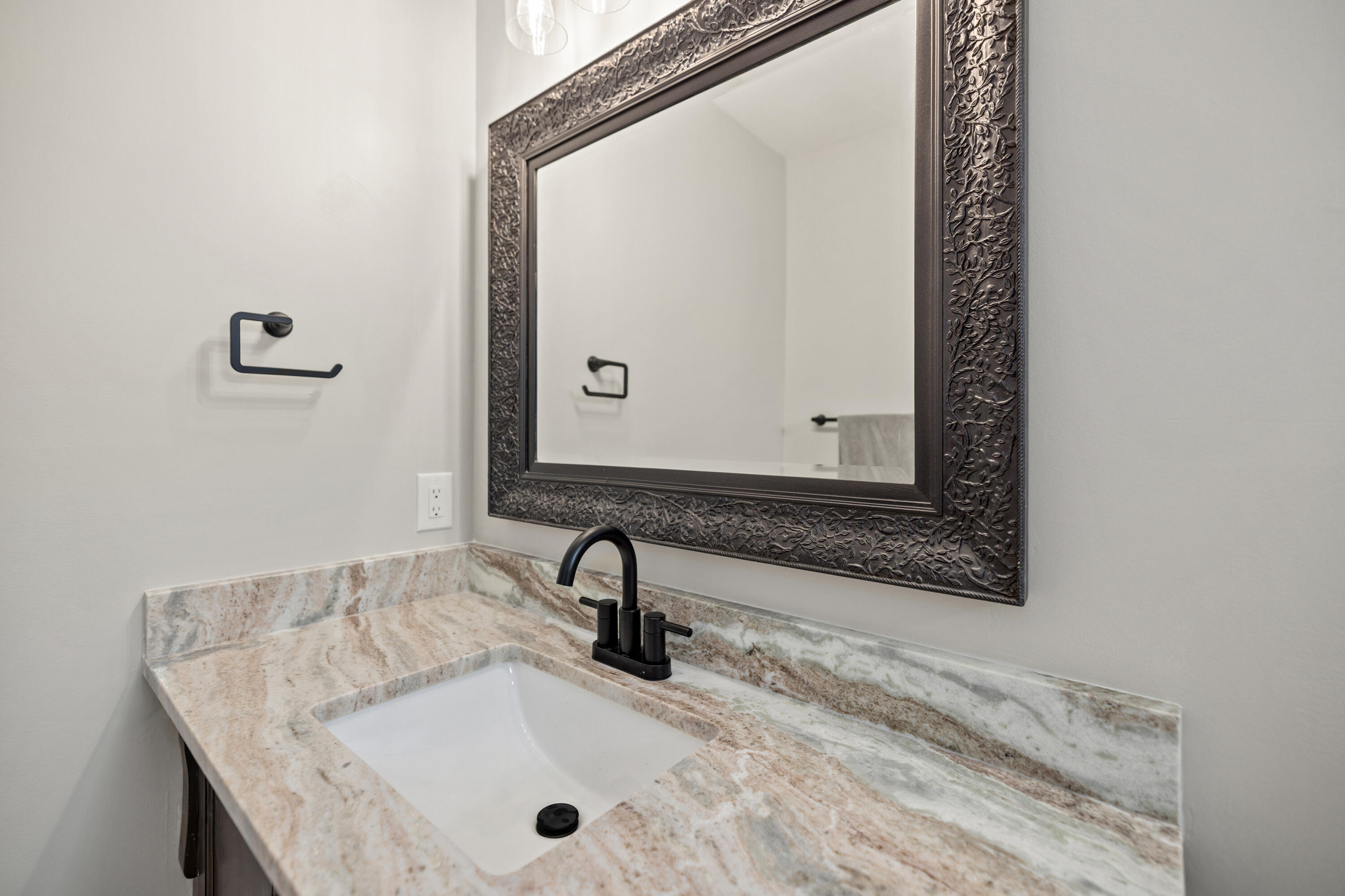 140 Harding Road Niceville, FL 32578 - Photo 37 of 56 140HardingRd-Niceville-FL-049