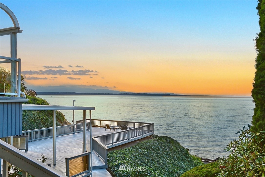 8001 Talbot Road Edmonds, WA 98026 - Photo 2 of 40