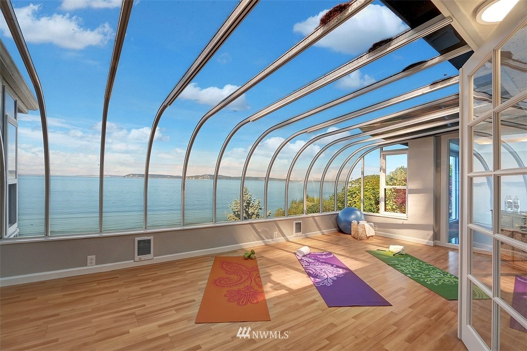 8001 Talbot Road Edmonds, WA 98026 - Photo 19 of 40