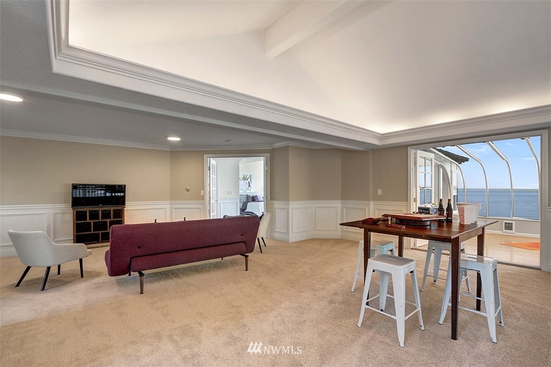 8001 Talbot Road Edmonds, WA 98026 - Photo 21 of 40