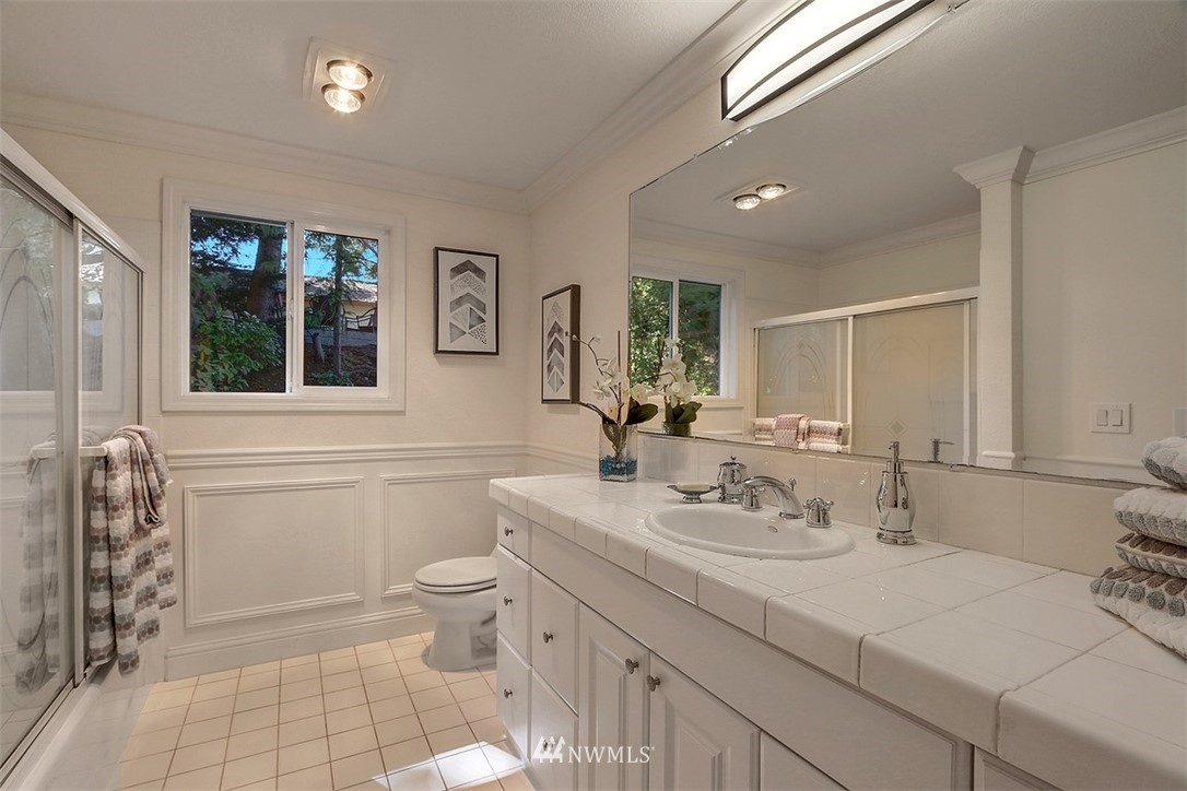 8001 Talbot Road Edmonds, WA 98026 - Photo 26 of 40