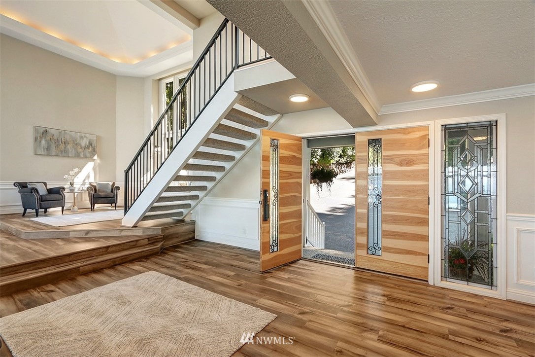 8001 Talbot Road Edmonds, WA 98026 - Photo 4 of 40