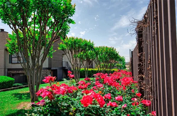 $1,300 | 3100 Fairfield Avenue, Unit 13D, Shreveport, LA 71104