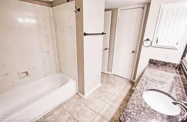 $1,300 | 3100 Fairfield Avenue, Unit 13D, Shreveport, LA 71104