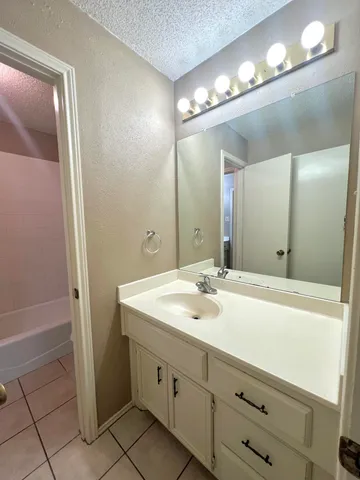 $850 | 5702 Brownfield Drive, Unit C, Lubbock, TX 79414