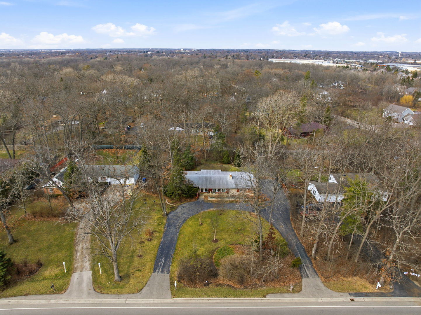 371 South St Marys Road Libertyville, IL 60048 - Photo 2 of 32