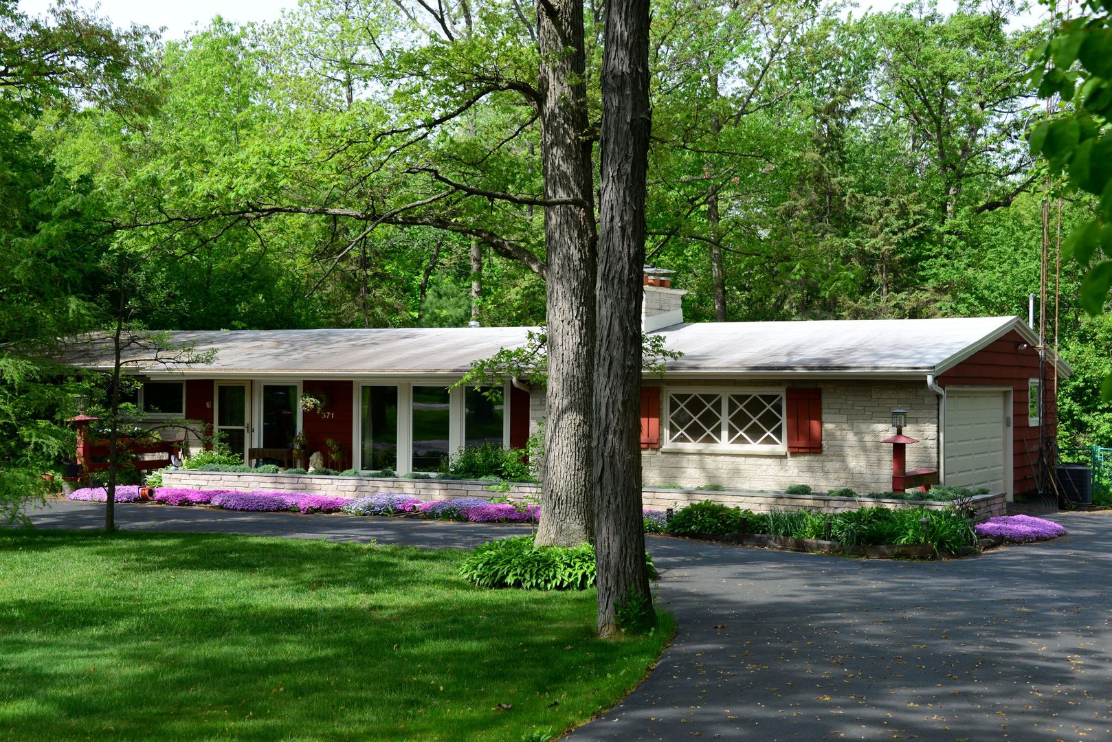 371 South St Marys Road Libertyville, IL 60048 - Photo 3 of 32