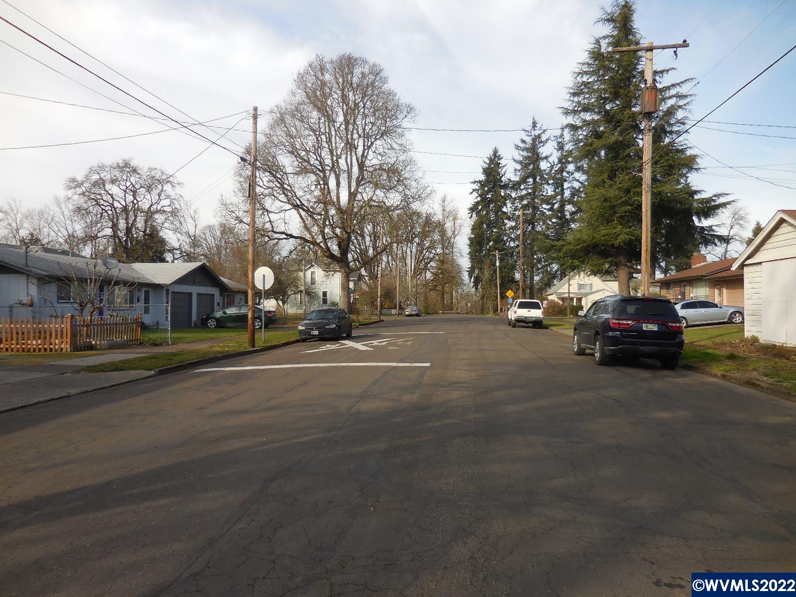 278 Northeast Oak Street Albany, OR 97321 - Photo 6 of 7