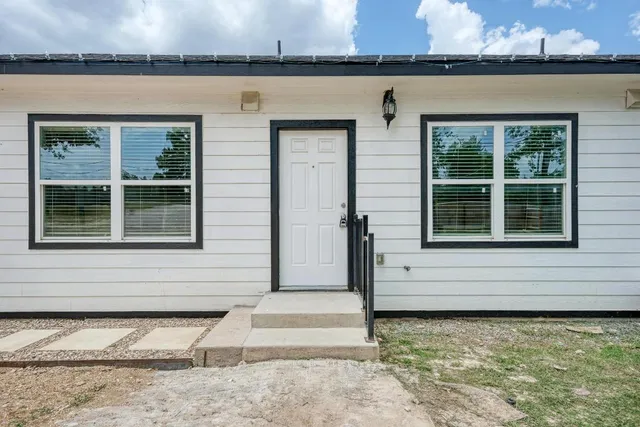 $395,000 | 114 Crepe Myrtle Parkway, Elgin, TX 78621