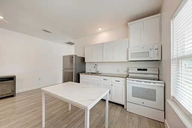 $395,000 | 114 Crepe Myrtle Parkway, Elgin, TX 78621