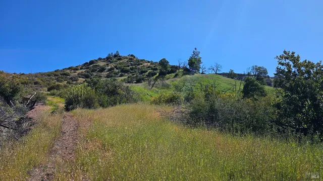 $429,900 | 25156 State Highway 20, Clearlake Oaks, CA 95423