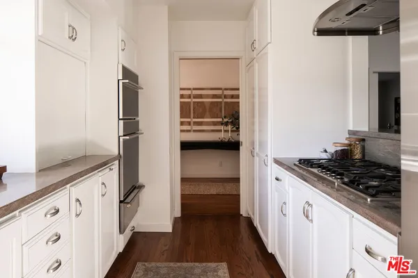 $3,099,000 | 10225 Valley Spring Lane, Toluca Lake, CA 91602