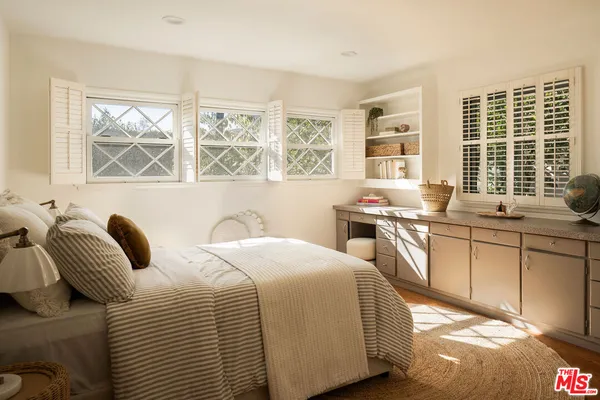 $3,099,000 | 10225 Valley Spring Lane, Toluca Lake, CA 91602