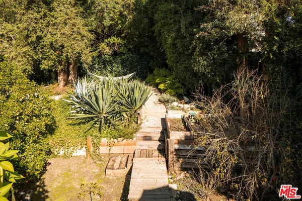 $3,099,000 | 10225 Valley Spring Lane, Toluca Lake, CA 91602