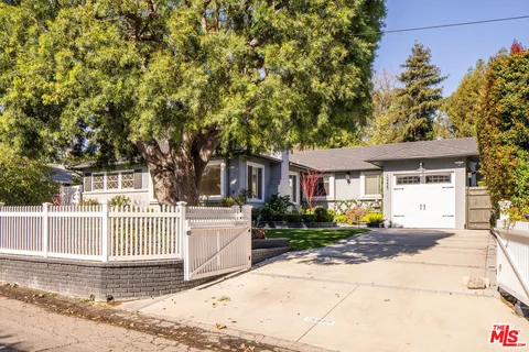 $3,099,000 | 10225 Valley Spring Lane, Toluca Lake, CA 91602