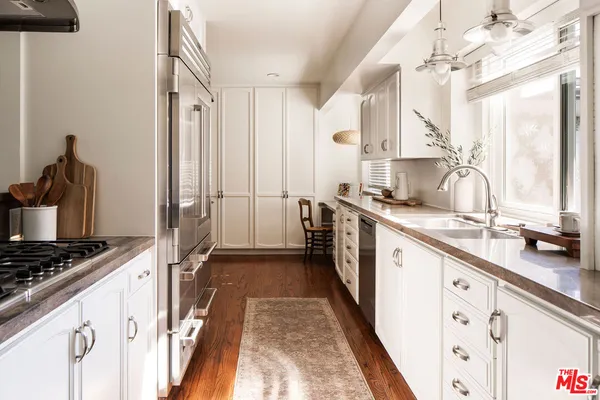 $3,099,000 | 10225 Valley Spring Lane, Toluca Lake, CA 91602