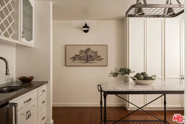 $3,099,000 | 10225 Valley Spring Lane, Toluca Lake, CA 91602