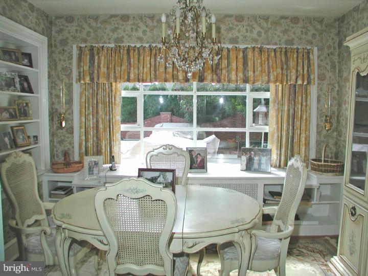 809 Warwick Road Haddonfield, NJ 08033 - Photo 17 of 25 Breakfast Room