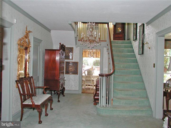 809 Warwick Road Haddonfield, NJ 08033 - Photo 3 of 25 Foyer