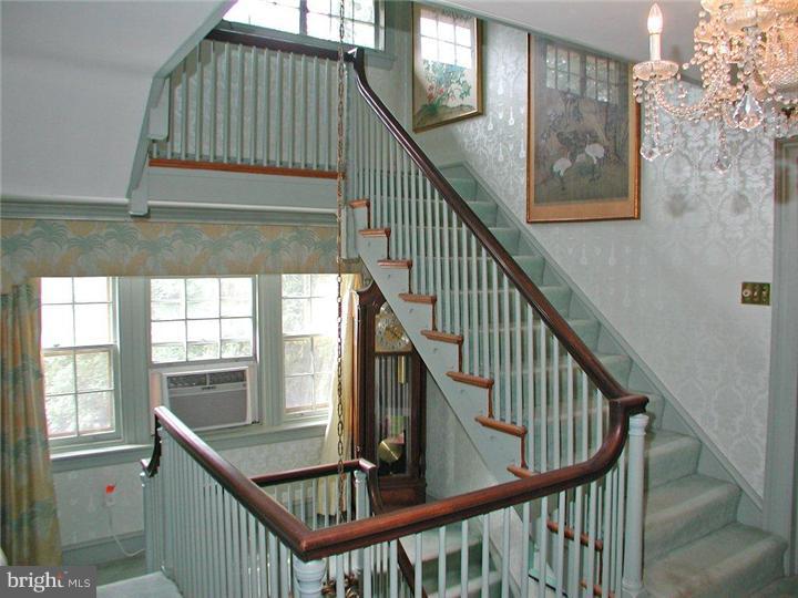 809 Warwick Road Haddonfield, NJ 08033 - Photo 4 of 25
