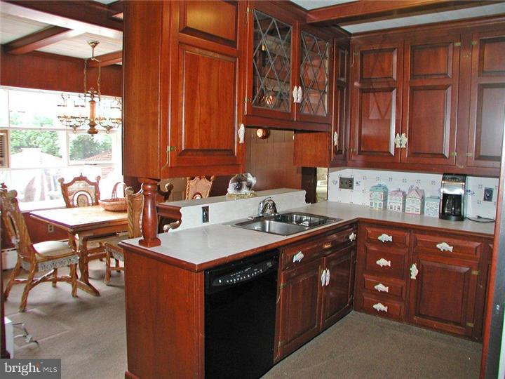 809 Warwick Road Haddonfield, NJ 08033 - Photo 9 of 25 Kitchen