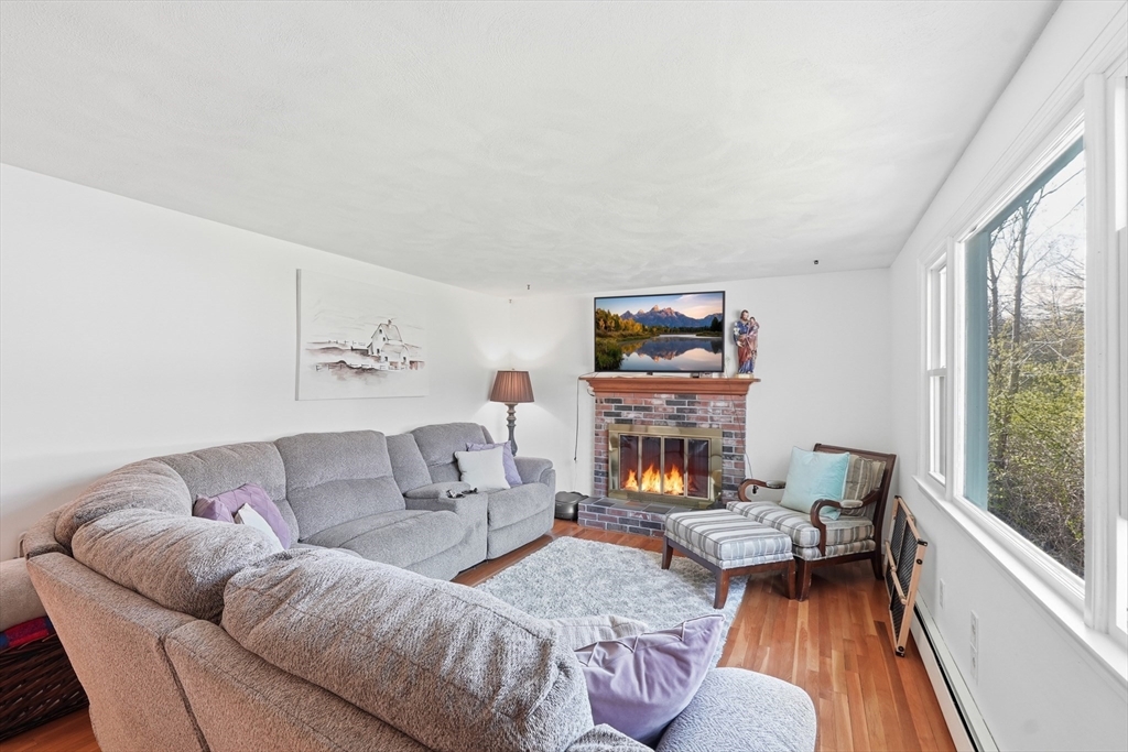 15 Briarwood Road Rutland, MA 01543 - Photo 4 of 37