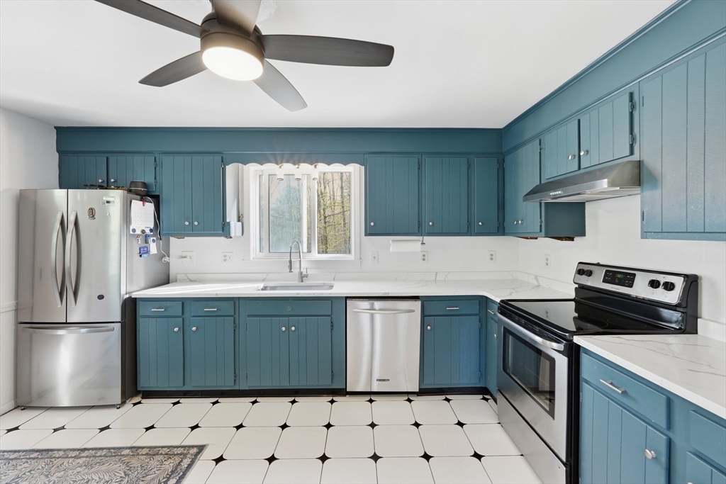 15 Briarwood Road Rutland, MA 01543 - Photo 8 of 37