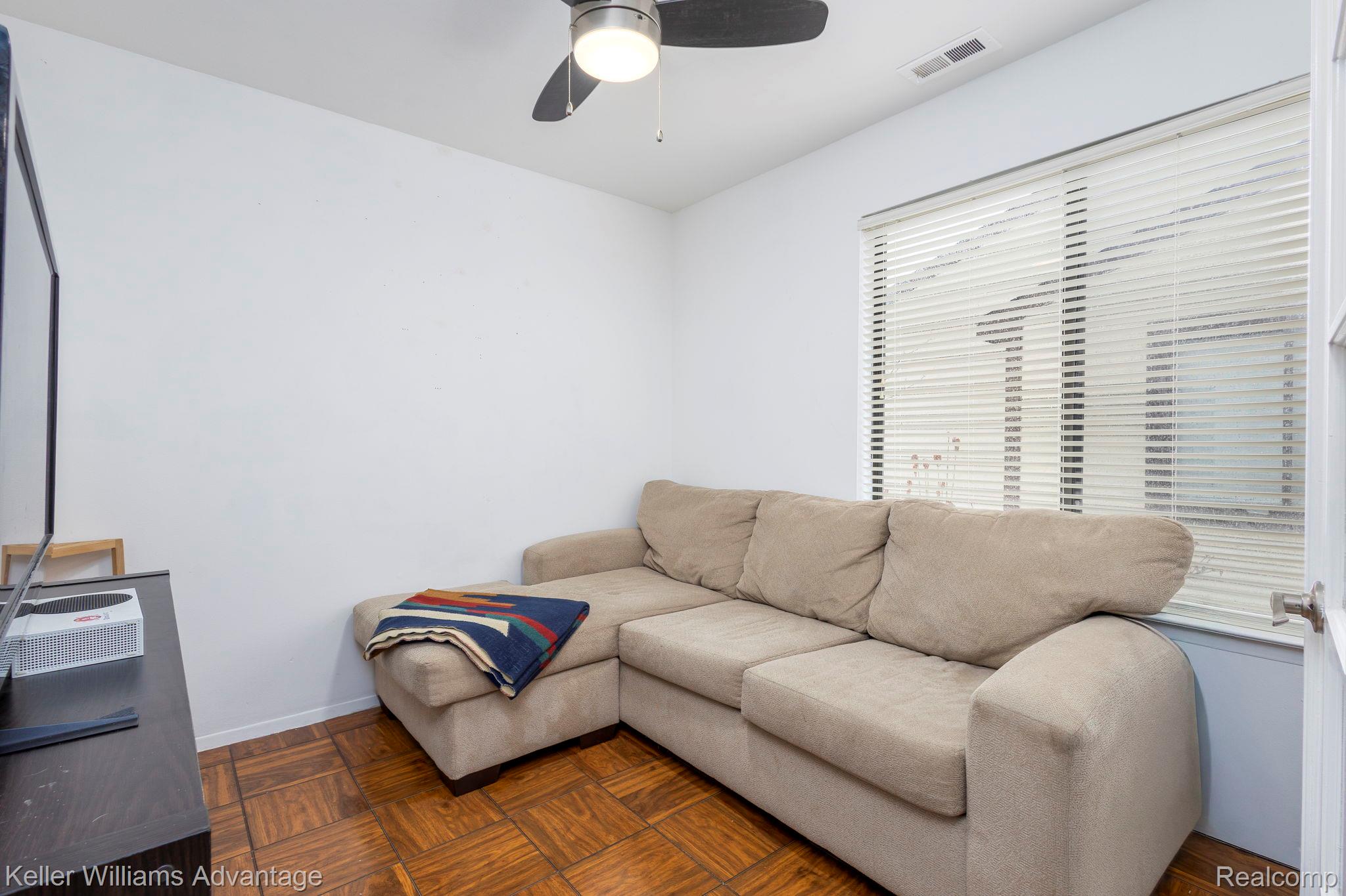 24285 Evergreen Road Southfield, MI 48075 - Photo 13 of 17 14-web-or-mls-24285 Evergreen Rd (14 of 19).jpg