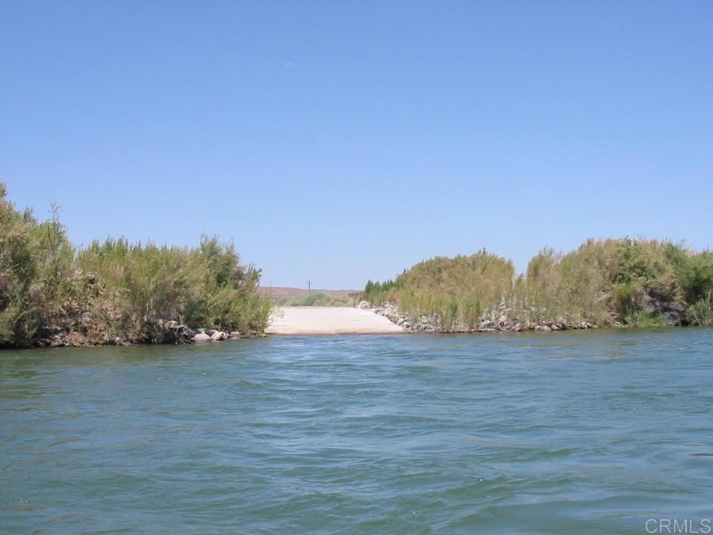 2666 Rio Vista Way Winterhaven, CA 92283 - Photo 9 of 14 a view of an ocean beach and mountains