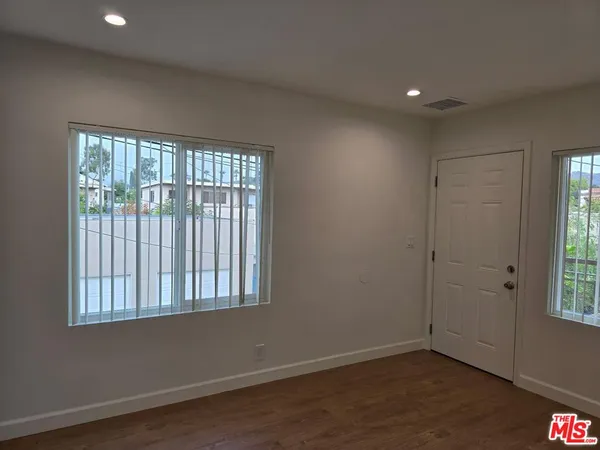 $2,090 | 415 Fischer Street, Unit F, Glendale, CA 91205